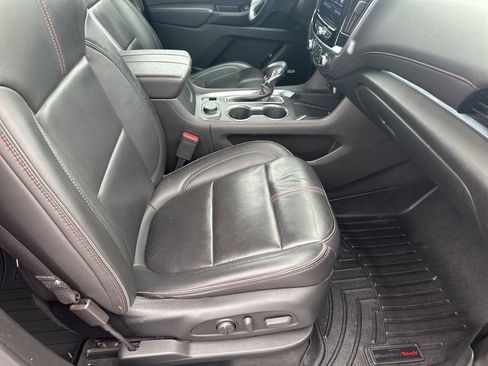 Used 2023 Chevrolet Traverse RS image 16