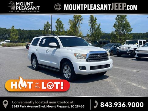Used 2016 Toyota Sequoia SR5 w/ Premium Package AWD/4WD image 1