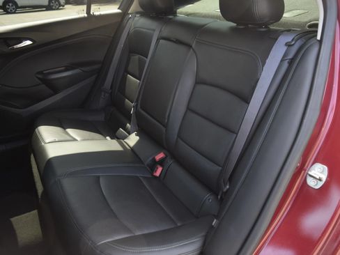 Used 2017 Chevrolet Cruze Premier w/ Enhanced Convenience Package FWD image 7
