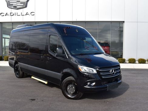 Used 2024 Mercedes-Benz Sprinter 3500 w/ Parking Package image 7