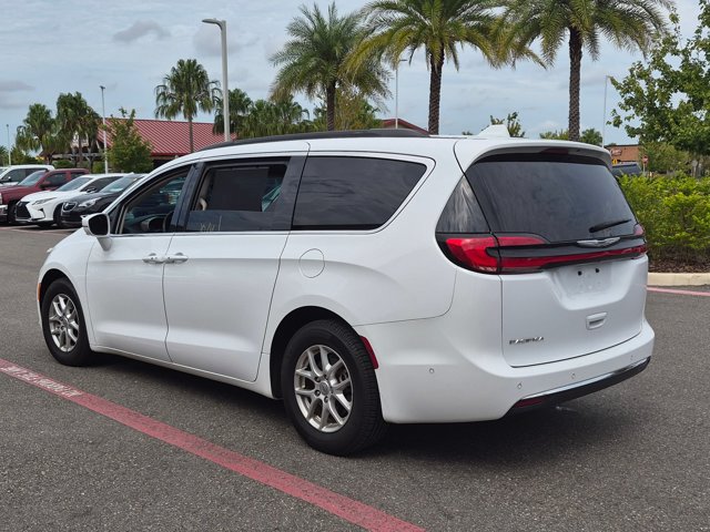 Used 2022 Chrysler Pacifica Touring-L w/ Uconnect Theater Family Group FWD image 7