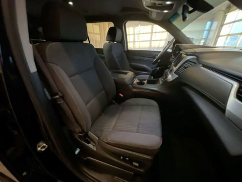 Used 2017 GMC Yukon SLE w/ SLE Value Package image 25