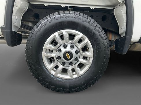 Used 2024 Chevrolet Silverado 2500 LT image 10