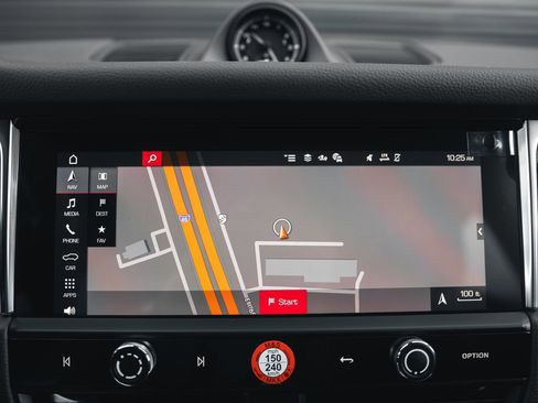 New 2025 Porsche Macan image 39