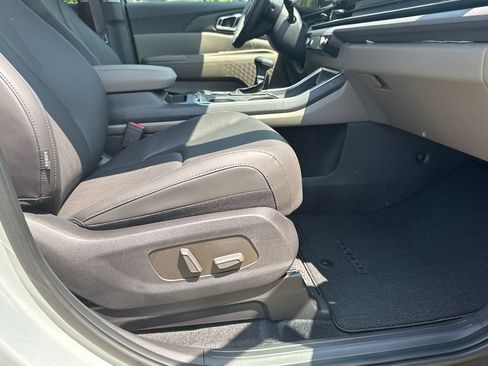 New 2025 Kia Carnival SX FWD image 13