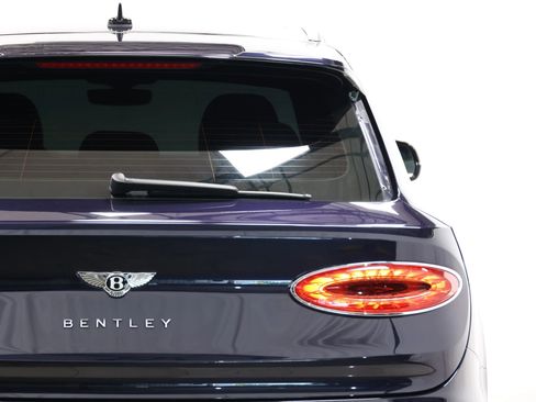 Used 2021 Bentley Bentayga image 65
