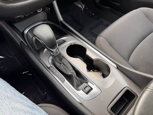 Used 2022 Chevrolet Malibu LT image 11