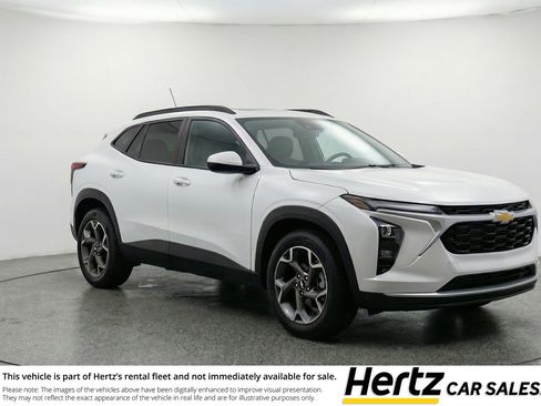 Used 2025 Chevrolet Trax LT w/ LT Convenience Package image 1