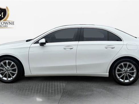Used 2022 Mercedes-Benz A 220 image 2
