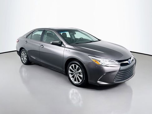 Used 2016 Toyota Camry XLE image 3