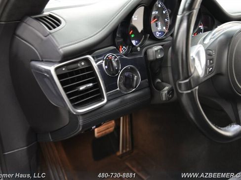 Used 2013 Porsche Panamera GTS image 29