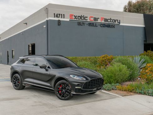 Used 2023 Aston Martin DBX 707 AWD/4WD image 1