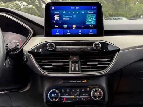 Used 2021 Ford Escape SEL w/ Technology Package image 13