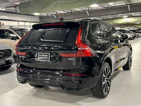 Used 2025 Volvo XC60 B5 Plus AWD/4WD image 2