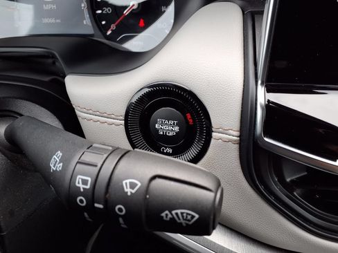 Certified 2025 Jeep Compass Limited AWD/4WD image 8