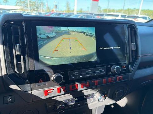 Certified 2025 Nissan Frontier Pro-X image 17