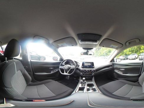 Used 2025 Nissan Sentra SV FWD image 37