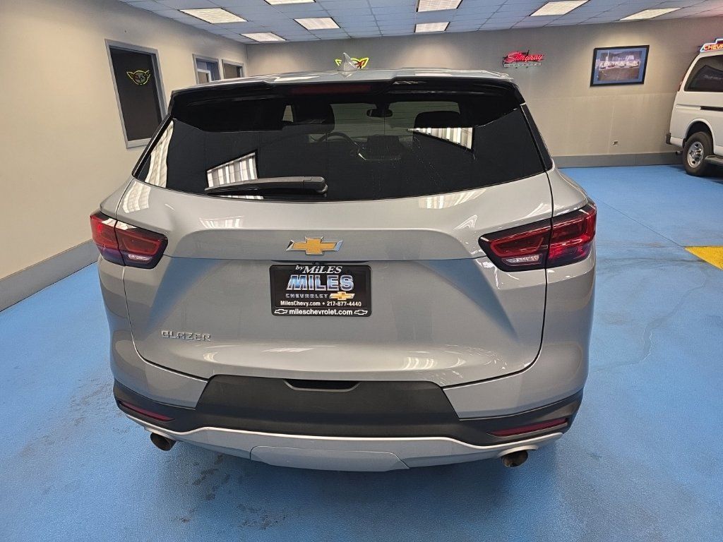 Certified 2025 Chevrolet Blazer LT FWD image 4