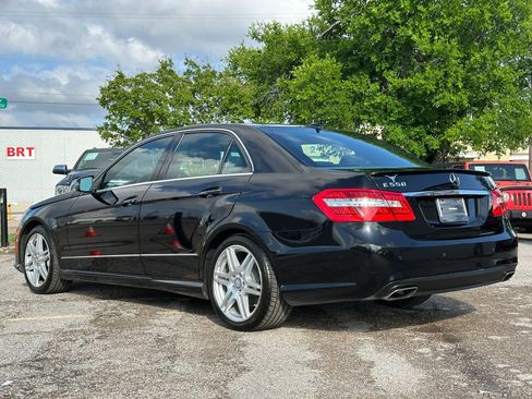 Used 2010 Mercedes-Benz E 550 Sedan w/ Premium 2 Pkg image 4