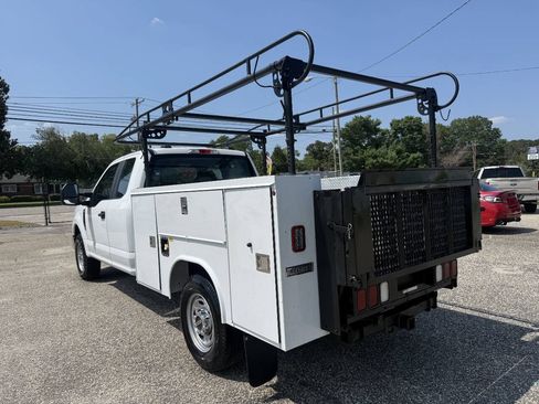 Used 2021 Ford F250 XL w/ Power Equipment Group RWD image 15