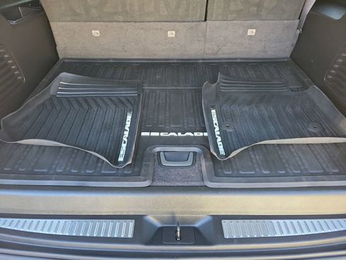 Used 2017 Cadillac Escalade ESV Platinum image 14