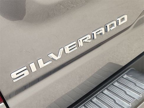 Used 2021 Chevrolet Silverado 1500 High Country w/ Technology Package image 33