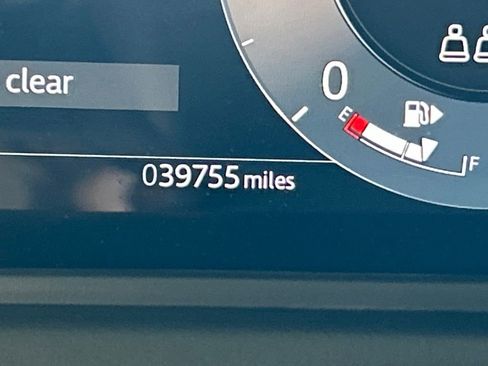 Used 2025 Land Rover Range Rover Velar Dynamic SE AWD/4WD image 49