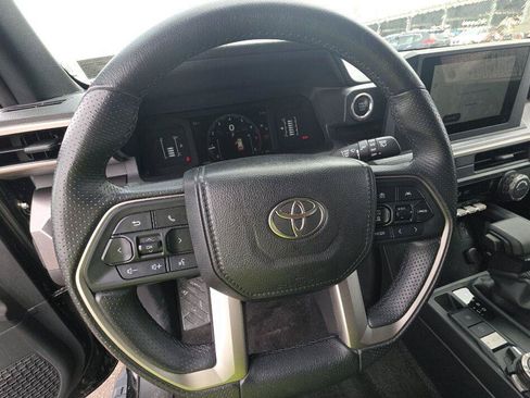 Used 2025 Toyota 4Runner SR5 AWD/4WD image 3