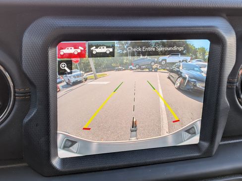 Used 2021 Jeep Gladiator Overland AWD/4WD image 27