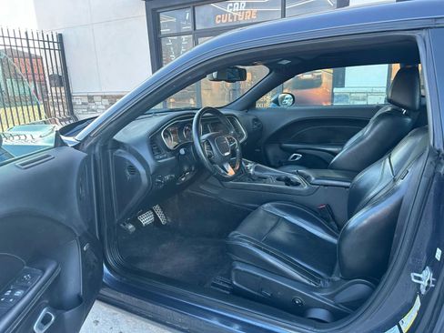 Used 2016 Dodge Challenger SXT Plus image 8