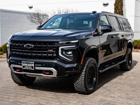 Used 2025 Chevrolet Suburban Z71 w/ Comfort Package image 1