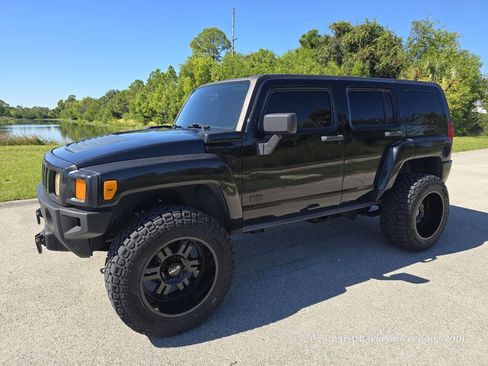 Used 2007 HUMMER H3 image 2