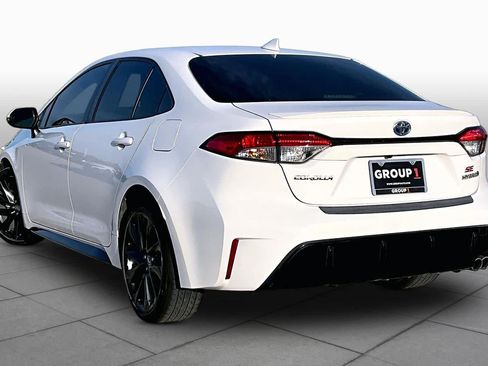 Used 2023 Toyota Corolla SE w/ SE Package FWD image 11