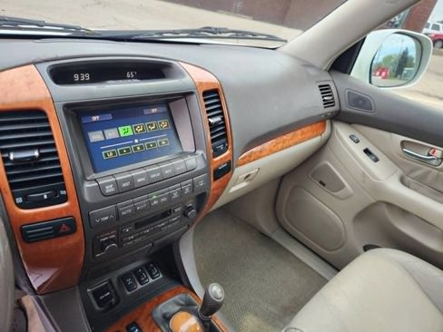Used 2005 Lexus GX 470 AWD/4WD image 32