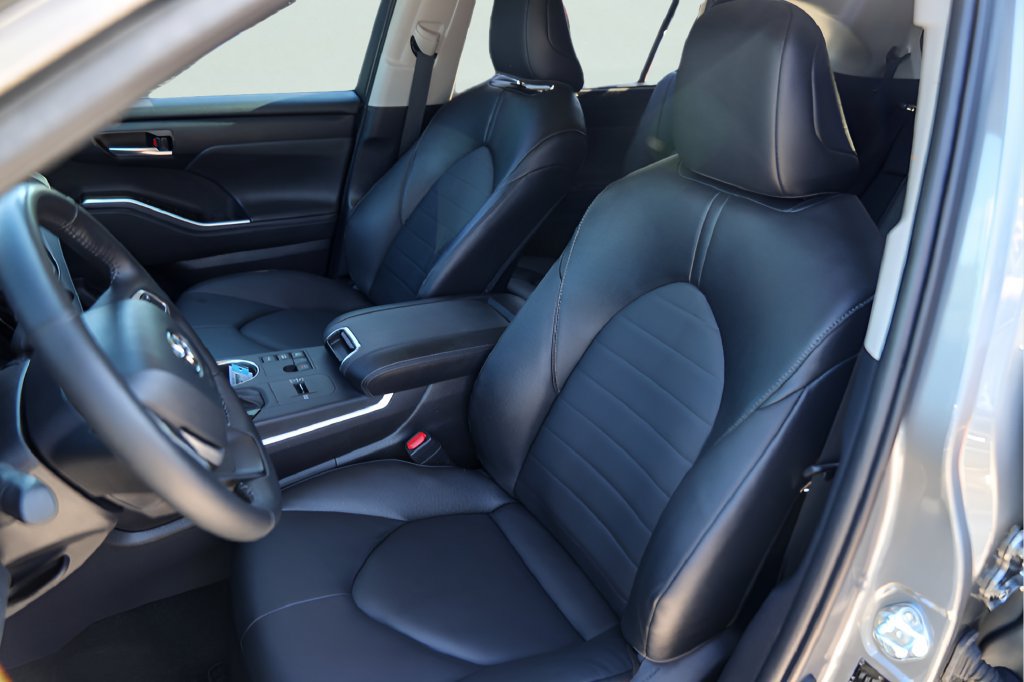 Used 2026 Toyota Highlander XLE AWD/4WD image 9