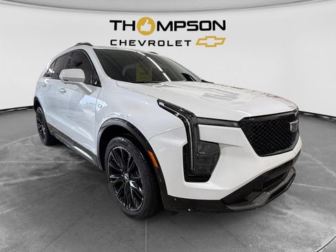 Used 2025 Cadillac XT4 Sport w/ LPO, Onyx Lite Package AWD/4WD image 7