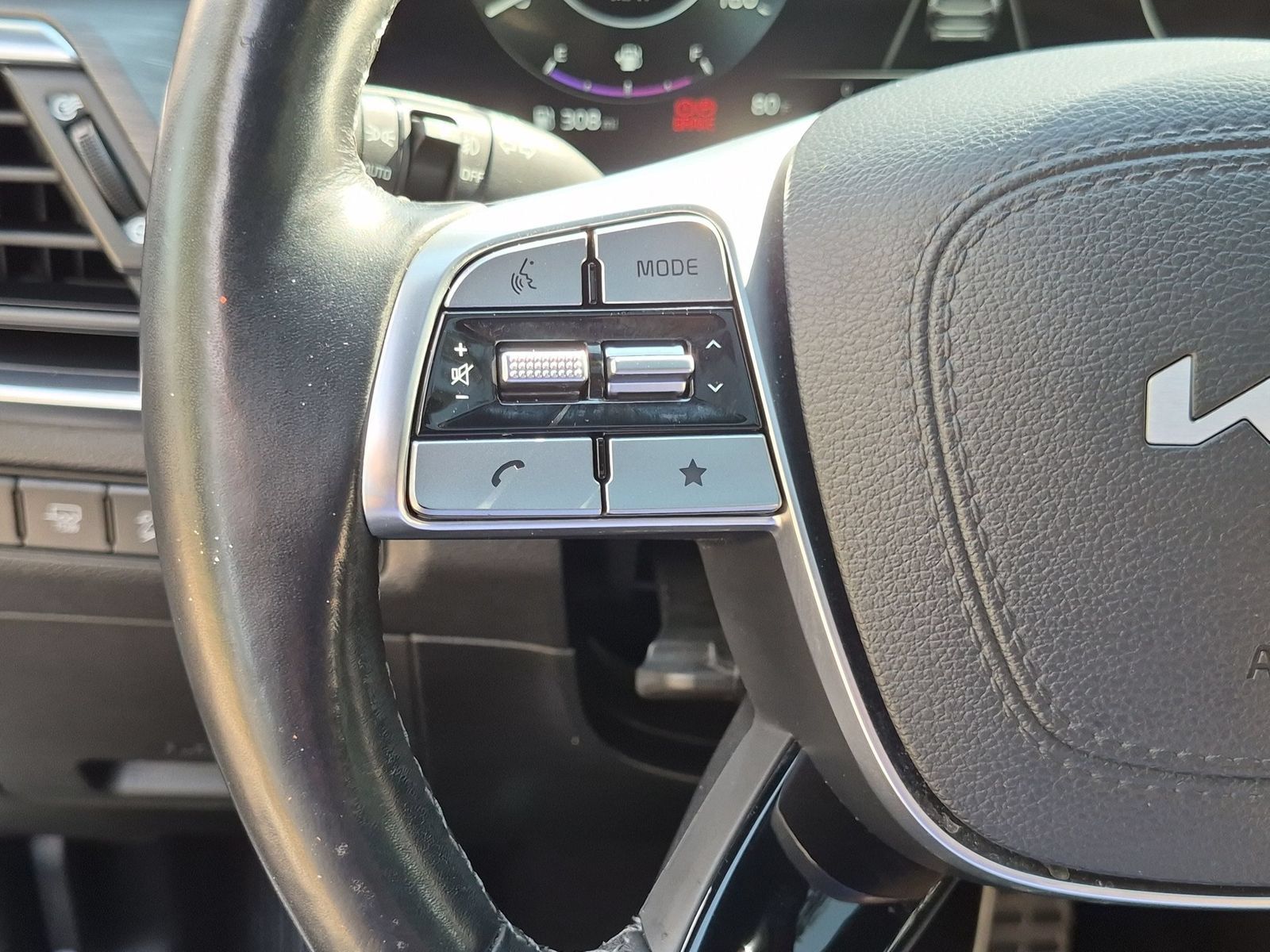 Used 2023 Kia Telluride SX X-Pro AWD/4WD image 16
