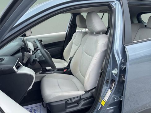 Certified 2025 Toyota Corolla Cross L FWD image 23
