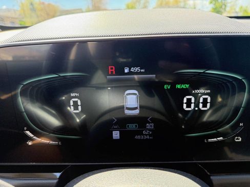 Used 2024 Kia Niro EX image 12