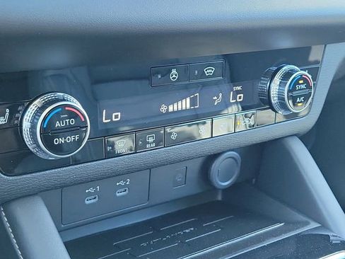 New 2026 Mitsubishi Outlander SE AWD/4WD image 32