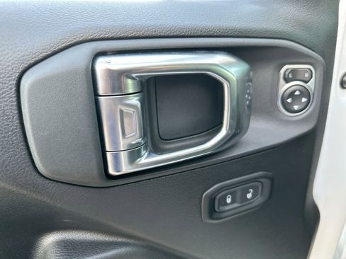 New 2025 Jeep Gladiator Sport image 13