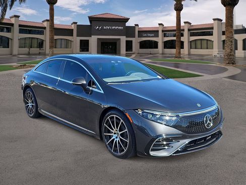 Used 2023 Mercedes-Benz EQS 580 4MATIC Sedan image 2