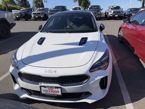 Used 2022 Kia Stinger GT-Line w/ Sun & Sound Package AWD/4WD image 2