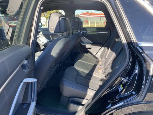 Used 2021 Audi Q3 2.0T Premium w/ Convenience Package image 9