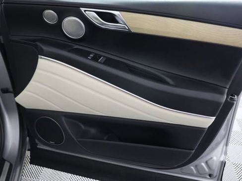 Used 2022 Genesis GV80 2.5T w/ Prestige Package 04 image 29