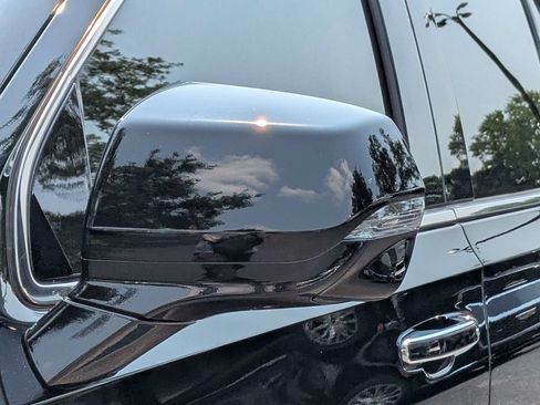 Used 2023 GMC Yukon Denali AWD/4WD image 11