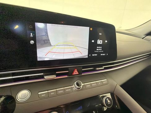 Certified 2025 Hyundai Elantra SEL FWD image 18