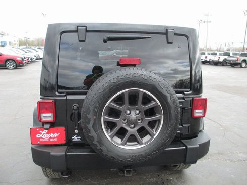 Used 2017 Jeep Wrangler Unlimited Sahara w/ Max Tow Package image 5