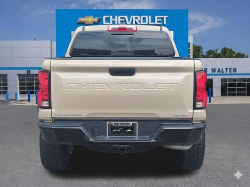 Used 2024 Chevrolet Colorado ZR2 w/ Technology Package AWD/4WD image 5
