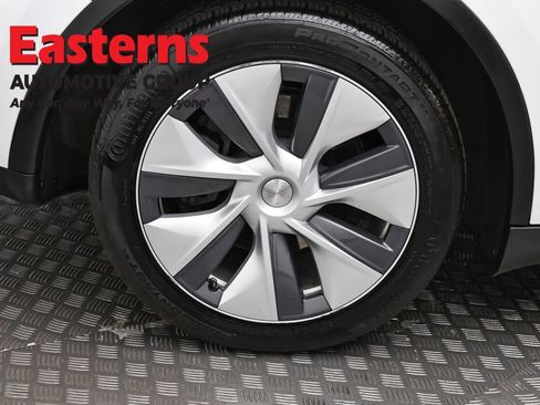 Used 2023 Tesla Model Y Long Range image 24